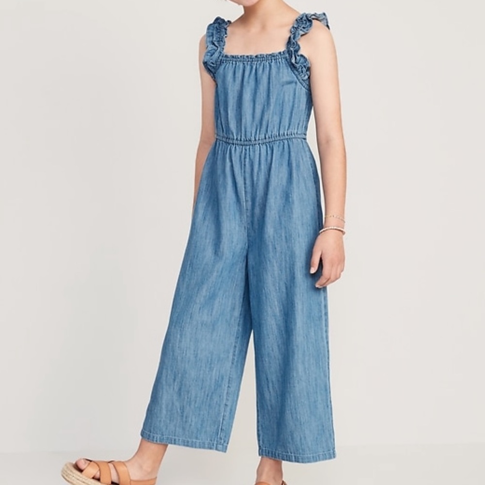Girls Old Navy light wash denim jumpsuit size XL. Like new